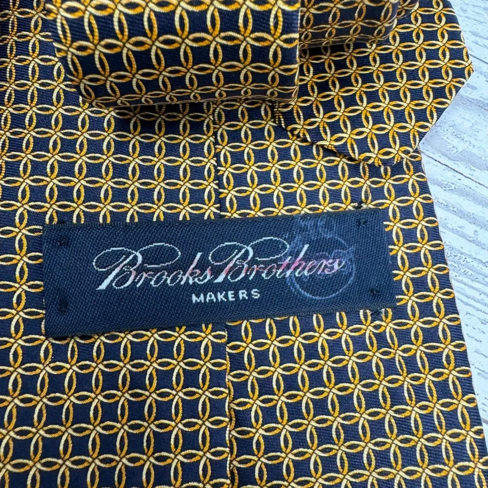 Brooks Brothers Makers Silk‎ Tie Mens Navy Blue Gold Geometric Pattern